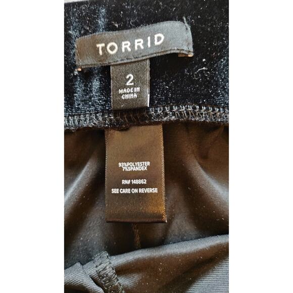 Torrid Black velvet culotte pants Size 2 - Picture 5 of 12